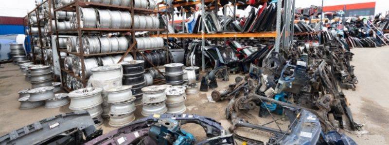 Las automotrices bajan su producción por desabastecimiento de autopartes